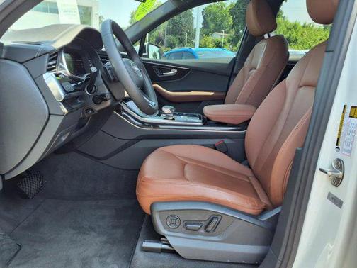 2023 Audi Q7 45 Premium