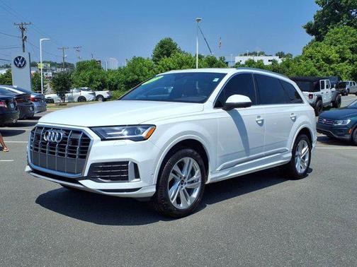 2023 Audi Q7 45 Premium