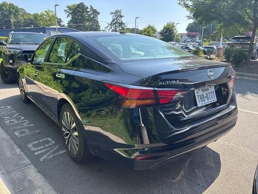 Super Black 2024 Nissan Altima 2.5 SV
