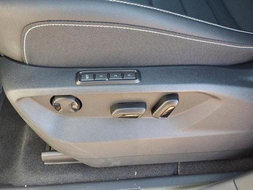 2026 Volkswagen Atlas Cross Sport 2.0T SEL