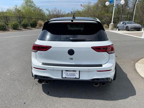 Pure White 2025 Volkswagen Golf R 2.0T DSG