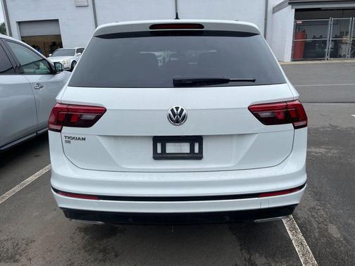 Pure White 2021 Volkswagen Tiguan 2.0T SE