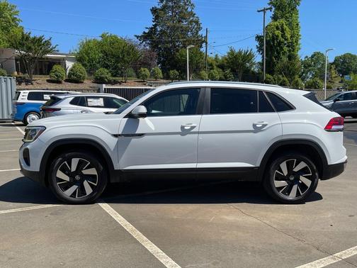 Pure White 2025 Volkswagen Atlas Cross Sport 2.0T SE w/Technology