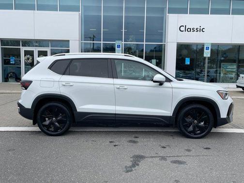 2025 Volkswagen Taos 1.5T SE