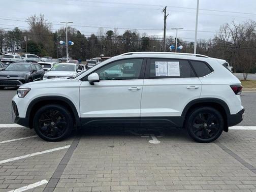 2025 Volkswagen Taos 1.5T SE