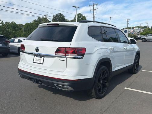 Pure White 2023 Volkswagen Atlas 3.6L SE w/Technology