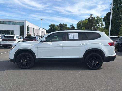 Pure White 2023 Volkswagen Atlas 3.6L SE w/Technology