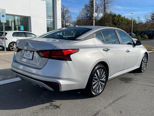 2025 Nissan Altima SV FWD