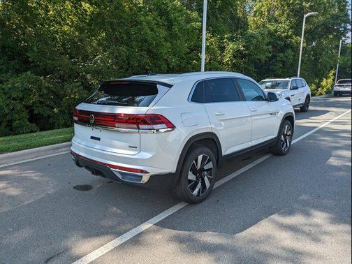 2024 Volkswagen Atlas Cross Sport 2.0T SEL