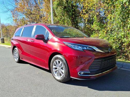 2022 Toyota Sienna XLE