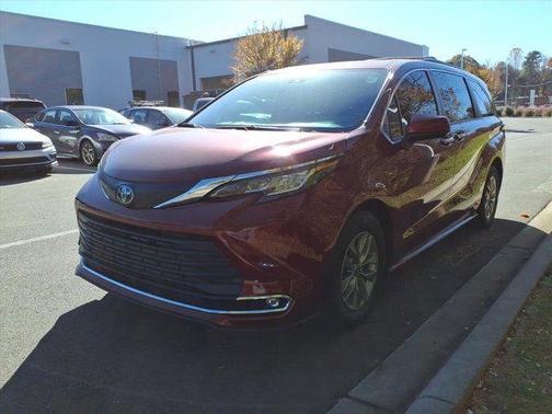 2022 Toyota Sienna XLE