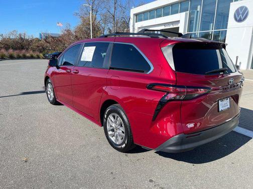 2022 Toyota Sienna XLE