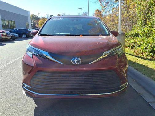 2022 Toyota Sienna XLE