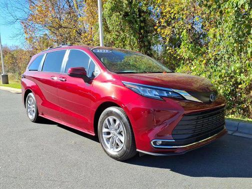 2022 Toyota Sienna XLE
