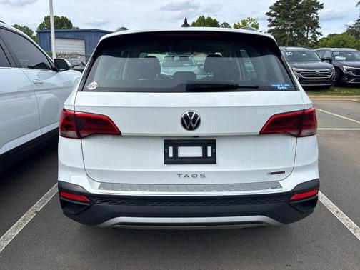 Pure White 2022 Volkswagen Taos 1.5T S