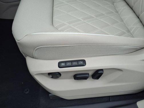 2025 Volkswagen Atlas 2.0T SEL Premium R-Line 4MOTION