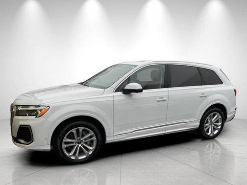 2025 Audi Q7 55 Premium Plus