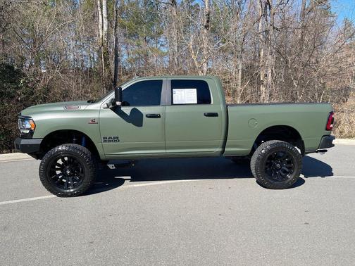 2020 RAM 2500 Big Horn Crew Cab 4x4 6'4' Box