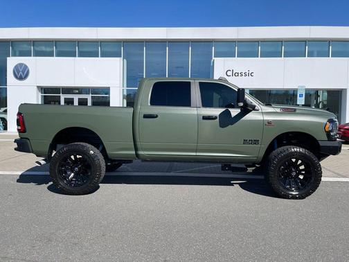 2020 RAM 2500 Big Horn Crew Cab 4x4 6'4' Box