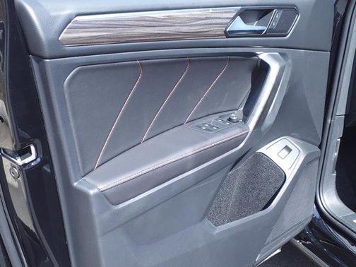 2024 Volkswagen Tiguan 2.0T Wolfsburg Edition