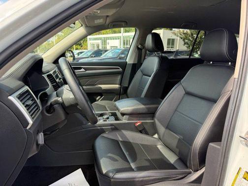 2022 Volkswagen Atlas 3.6L SE w/Technology