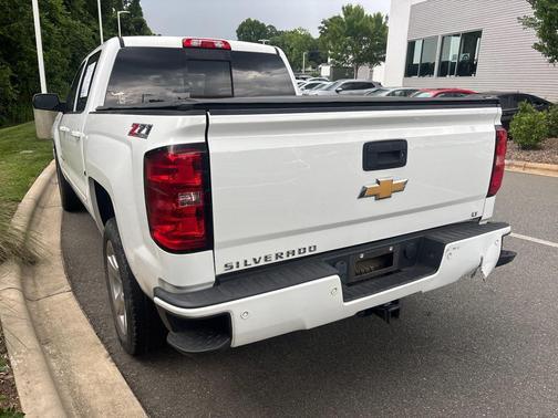 Summit White 2017 Chevrolet Silverado 1500 2LT