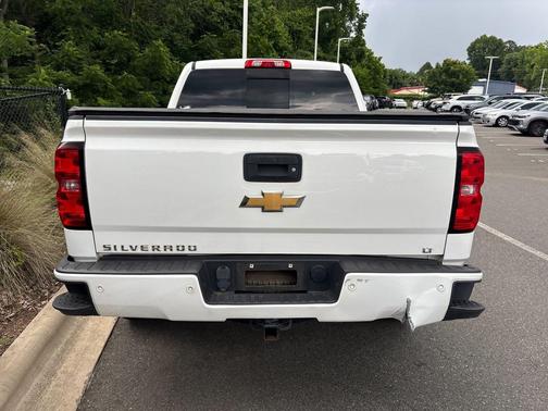 Summit White 2017 Chevrolet Silverado 1500 2LT