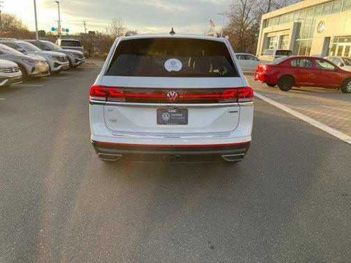 2025 Volkswagen Atlas 2.0T SE w/Technology 4MOTION