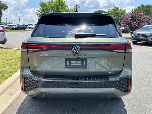 2026 Volkswagen Tiguan 2.0T SE R-Line Black 4MOTION