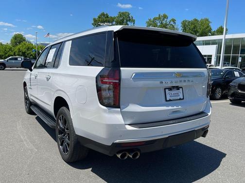 Iridescent Pearl Tricoat 2024 Chevrolet Suburban 4WD High Country
