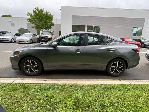 Gun Metallic 2024 Nissan Sentra SV