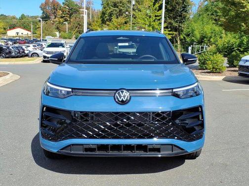 2025 Volkswagen Tiguan 2.0T SE R-Line Black 4MOTION