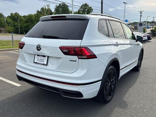 Pure White 2022 Volkswagen Tiguan 2.0T SE R-Line Black 4MOTION
