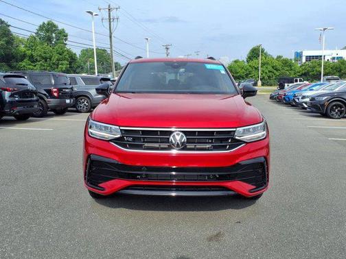 2024 Volkswagen Tiguan 2.0T SE R-Line Black