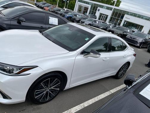 Eminent White Pearl 2024 Lexus ES 350 Base