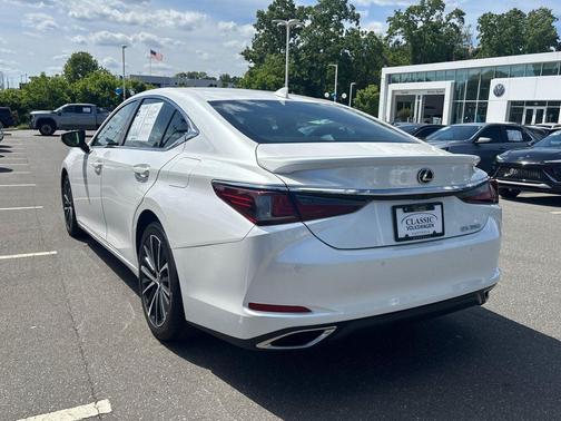Eminent White Pearl 2024 Lexus ES 350 Base