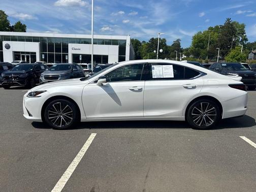 Eminent White Pearl 2024 Lexus ES 350 Base