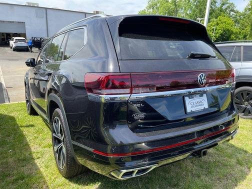 Deep Black Pearl 2026 Volkswagen Atlas 2.0T SEL Premium R-Line 4MOTION