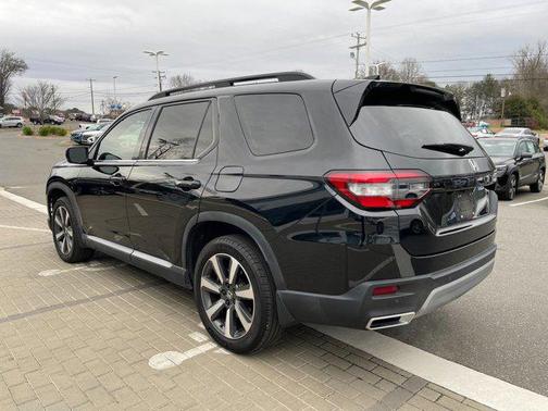 2023 Honda Pilot Touring 8-Passenger