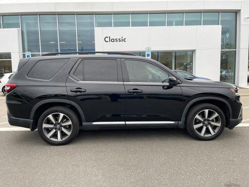 2023 Honda Pilot Touring 8-Passenger