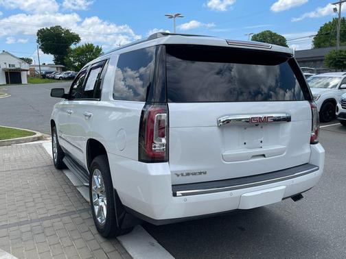 White Frost Tricoat 2017 GMC Yukon Denali