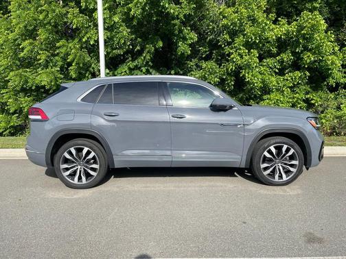 Pure Gray 2023 Volkswagen Atlas Cross Sport 3.6L V6 SEL Premium R-Line