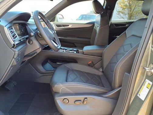 2026 Volkswagen Atlas Cross Sport 2.0T SE w/Technology 4MOTION