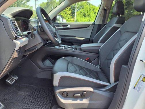 2025 Volkswagen Atlas 2.0T Peak Edition