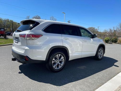 2016 Toyota Highlander LE