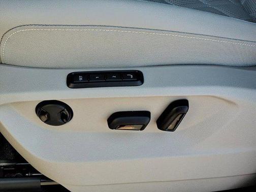 2026 Volkswagen Atlas 2.0T SEL Premium R-Line 4MOTION