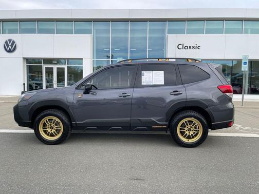 Magnetite Gray Metallic 2024 Subaru Forester Wilderness