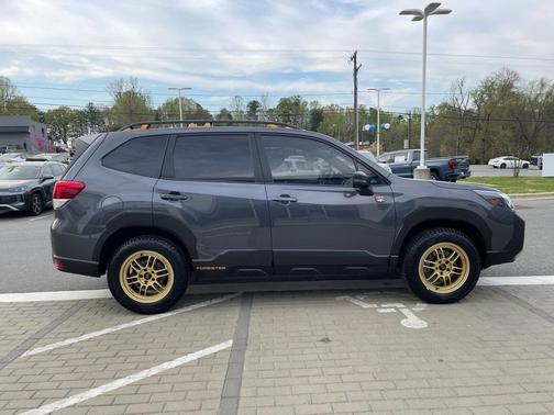 Magnetite Gray Metallic 2024 Subaru Forester Wilderness