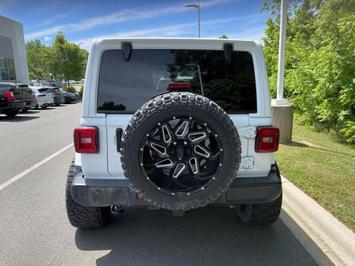 Bright White Clearcoat 2021 Jeep Wrangler Unlimited Sahara