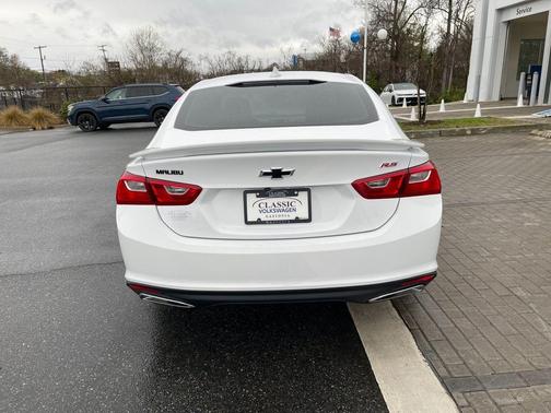 2022 Chevrolet Malibu FWD RS